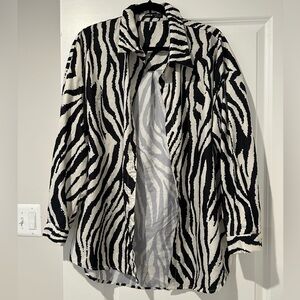 SHEIN Black and White Animal Print Shirt Size L